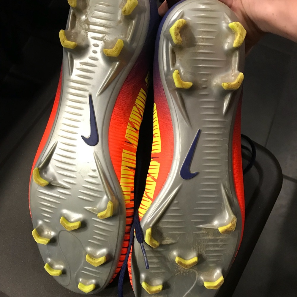 Nike mercurial soccer cleats